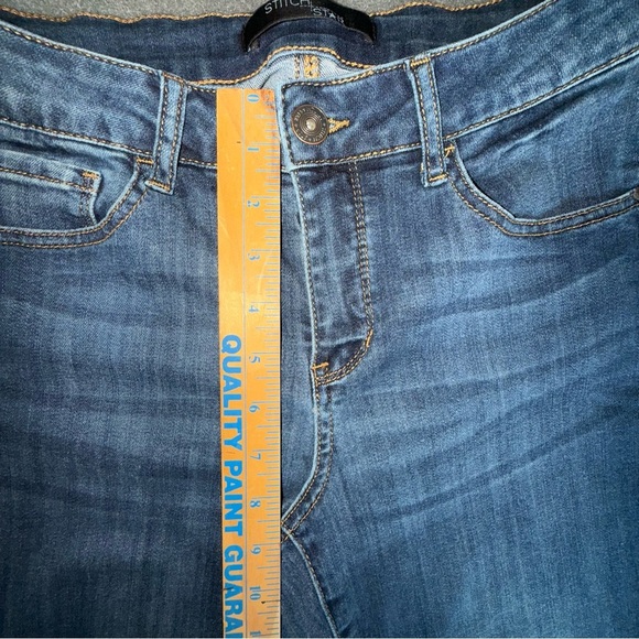 Stitch Star Women's Blue Cropped Jeans with Floral Embroidery Stretch size 8 - Picture 8 of 14